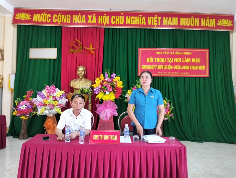 Nghi Xuân: CĐCS HTX Bình Minh phối hợp tổ chức đối thoại với người sử dụng lao động tại nơi làm việc